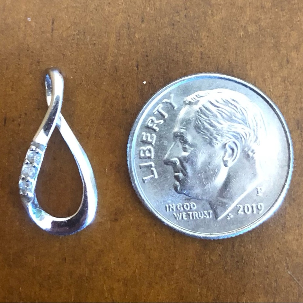 10K White Gold Infinity Pendant